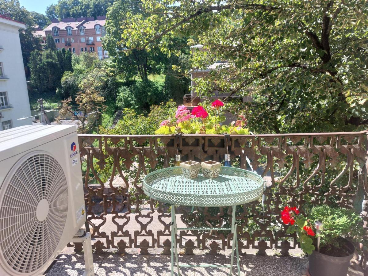 Romantic City Center Apartment In Old Town Βίλνιους Εξωτερικό φωτογραφία
